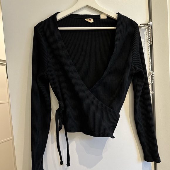 Levi's Black Ribbed‎ Top Size Medium - Picture 3 of 5